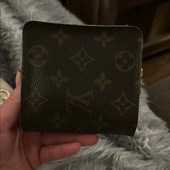 Louis Vuitton Monogram Wallet with Gold Accents - Picture 7 of 7